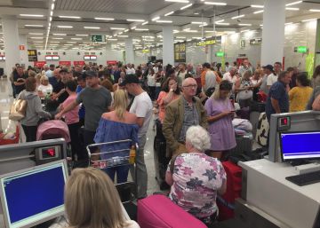 Colas y nervios en Baleares y Canarias: “Nos han cancelado el vuelo y todo cambia cada minuto”