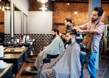 Estos son los trámites que tuvo que hacer la peluquería de tu barrio para cortarte el pelo Estos son los trámites que tuvo que hacer la peluquería de tu barrio para cortarte el pelo