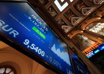 El Ibex 35 sube casi un 1% tras el acuerdo sobre el Brexit, pero vuelve a estancarse a mediodía