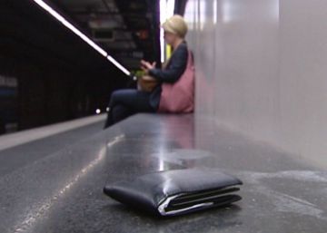 Un billetero, un teléfono móvil, unas gafas de sol… ¿Cuándo puedes quedarte legalmente un objeto perdido?