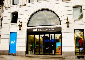 Telefónica vende su edificio histórico de Plaza Catalunya en Barcelona por 100 millones