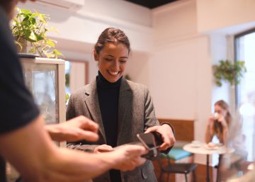 De las ‘apps’ a las sucursales ‘boutique’: la nueva banca corteja al cliente conectado