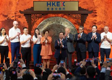 Alibaba sube más de un 6% en su debut en la Bolsa de Hong Kong