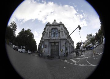 La deuda pública baja al 97,8% del PIB pero se aleja del cumplimiento del objetivo comprometido con Bruselas