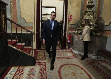Sánchez supedita el alza de las pensiones y el salario mínimo a la formación del nuevo Gobierno Sánchez supedita el alza de las pensiones y el salario mínimo a la formación del nuevo Gobierno