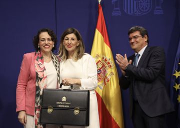 La ministra de Trabajo se reúne hoy con sindicatos y empresarios para tratar la subida del salario mínimo La ministra de Trabajo se reúne hoy con sindicatos y empresarios para tratar la subida del salario mínimo