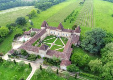 Se vende castillo con bodega propia levantado bajo el reinado de Luis XIV por 3,5 millones de euros