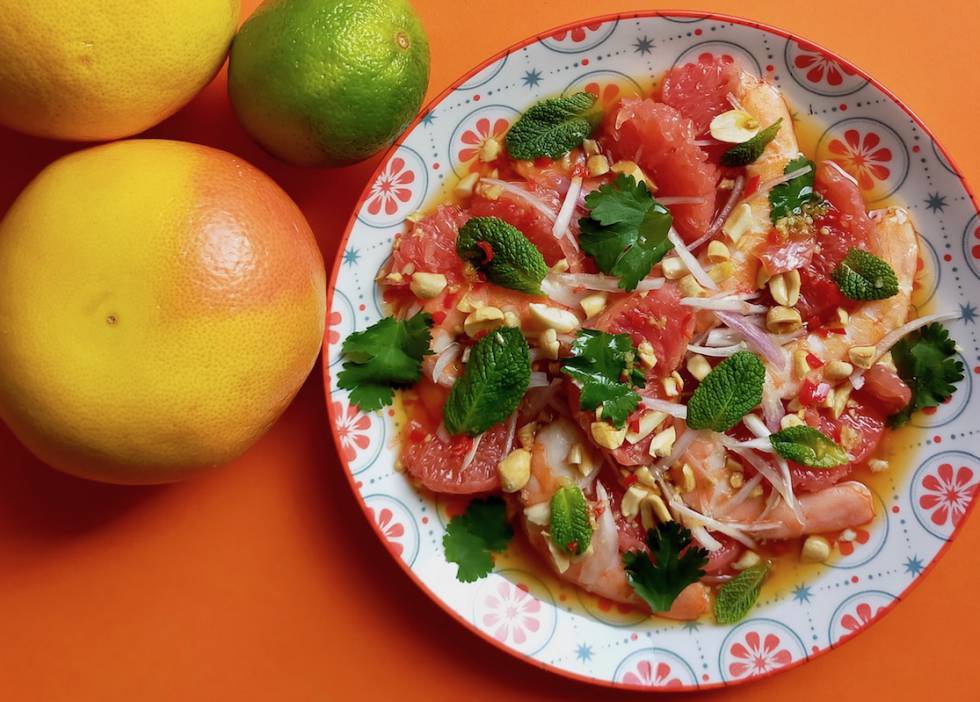 Ensalada de langostinos y pomelo