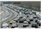Las carreteras madrileñas registran casi 90 kilómetros de atascos por el puente de San José