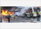 Un grupo de encapuchados incendia un autobús en el centro de San Sebastián