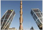 Al Obelisco de Calatrava le falta sólo la mitad