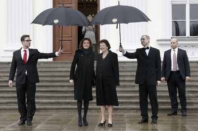 FOTOGALERIA: Anfitriona e invitada