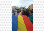 La bandera republicana regresa a la Puerta del Sol