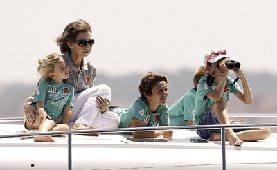 FOTOGALERIA: La Reina, con sus nietos