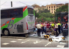 Tres heridos graves tras ser arrollados por un autocar frente a la Sagrada Familia