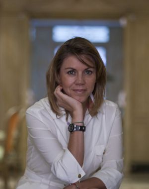 Soraya Sáenz de Santamaría, entre pañales y decretos