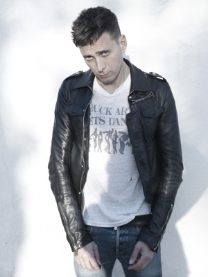 Hedi Slimane se estrenará como director creativo de Yves Saint Laurent en junio, con la colección 'resort'. Hedi Slimane se estrenará como director creativo de Yves Saint Laurent en junio, con la colección 'resort'.