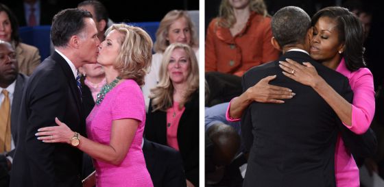 Mitt y Ann Romney (izquierda) y Barack y Michelle Obamma, el pasado pasado martes en Hempstead (Nueva York), donde se celebró el segundo de los debates presidenciales. Ambas esposas vistieron de rosa fucsia para sumarse al mes de la lucha contra el cáncer de mama Mitt y Ann Romney (izquierda) y Barack y Michelle Obamma, el pasado pasado martes en Hempstead (Nueva York), donde se celebró el segundo de los debates presidenciales. Ambas esposas vistieron de rosa fucsia para sumarse al mes de la lucha contra el cáncer de mama