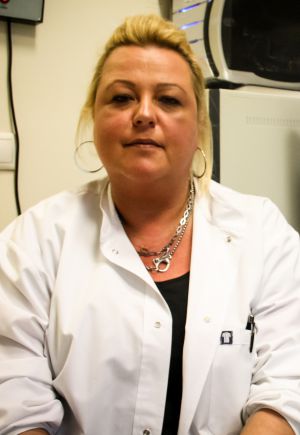 Katerina Apodiakou, médico. Katerina Apodiakou, médico.