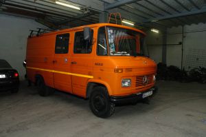 Kamphuis' distinctive orange van.