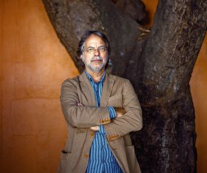 Mia Couto: “En África no es que se viva un realismo mágico, es realismo real”