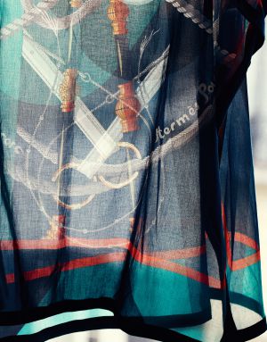 Uno de los famosos pañuelos de Hermès, una de las señas de identidad más conocidas de la firma junto a la marroquinería. Sin embargo, la participación de los bolsos en la facturación es superior y se acerca al 40%.