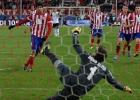 Atlético and Barça take advantage of Real slip in Navarre