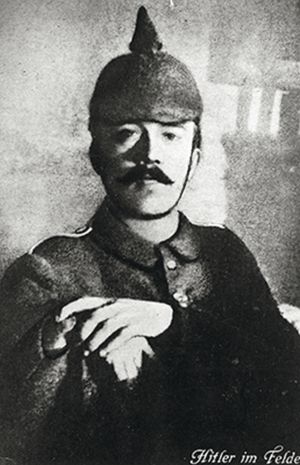 El entonces soldado alemán de primera resultó herido en una pierna el 7 de octubre de 1916.