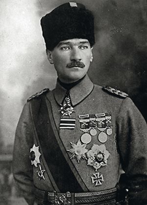 El padre de la República de Turquía tuvo un papel vital del lado otomano en la batalla.