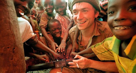 O músico em sua primeira viagem ao Mali, em julho do ano 2000.