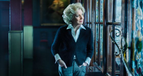 Marisa Paredes en el vestíbulo del teatro Infanta Isabel de Madrid.