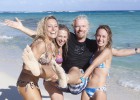 Cada famoso con su isla Cada famoso con su isla