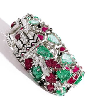 Pulsera de rubís, esmeraldas y diamante realizado por Cartier para Estée Lauder.