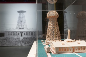 Recreación de Wardenclyffe, la primera de las innumerables torres con las que Tesla pretendía generar un