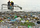 Al mar hi ha prou plàstic per omplir 10 milions de camions