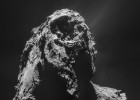 La sonda ‘Rosetta’ desvela deserts, penya-segats i cràters al seu cometa