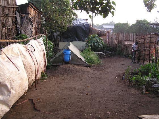 Mochilas infladas, ingeniosa forma de distribuir energía en las zonas pobres