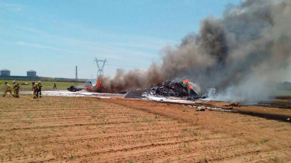 Las imágenes posteriores al accidente del avión militar en Sevilla
