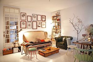 Salón de un piso madrileño decorado por Fabio Trevisan.