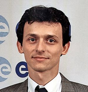 Pedro Duque: “En un siglo habrá centrales nucleares en la Luna”