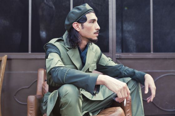 Guerrillero formal, Che Guevara inofensivo o moda con sentido del humor, según Umit Benan.