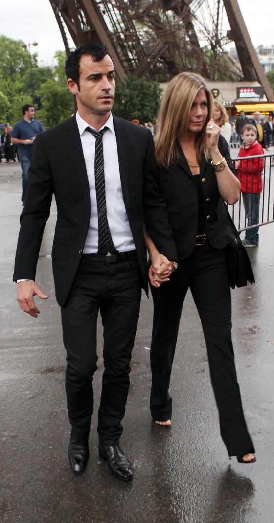 Jennifer Aniston y su actual pareja, Justin Theroux, paseando por París.