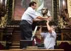 Retirada del bust del rei de l’Ajuntament de Barcelona