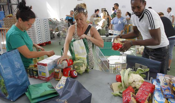 Unemployment can derive into social exclusion. Above, a soup kitchen in Valencia.