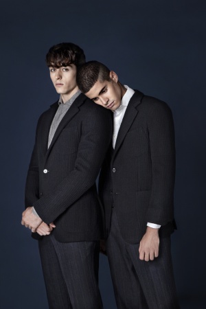 Andrés y Pedro, vestidos con la colección Made in Japan diseñada por Stefano Pilati para Ermenegildo Zegna Couture.