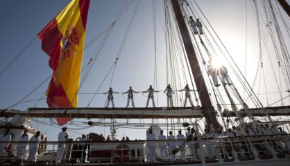 El buque escuela Juan Sebastián Elcano, en el puerto de Cádiz. El buque escuela Juan Sebastián Elcano, en el puerto de Cádiz.