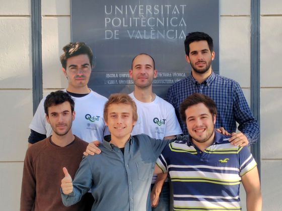 Los cinco universitarios de la UPV y su tutor seleccionados por Hyperloop
