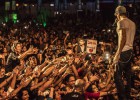 Enrique Iglesias: polèmica a Sri Lanka pels sostenidors de les fans