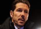MADRID, SPAIN - JANUARY 06: Head coach Diego Simeone of Club Atletico de Madrid walks to the players bench during the Copa del Rey, Round of 16 First Leg match, between Rayo Vallecano de Madrid and Club Atletico de Madrid at Estadio de Vallecas on January 6, 2016 in Madrid, Spain. (Photo by Denis DoyleGetty Images)