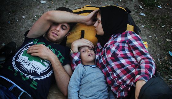 Una familia siria, recién llegada a Presevo.